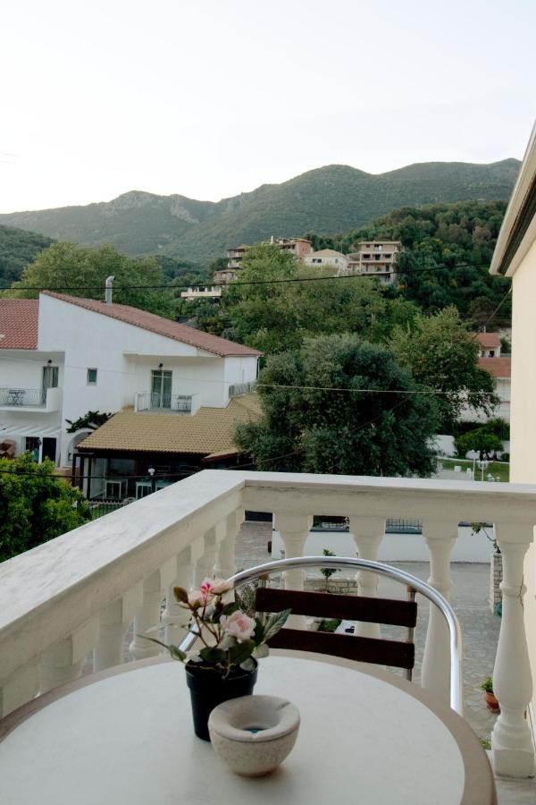Pomelo Rooms Parga Buitenkant foto