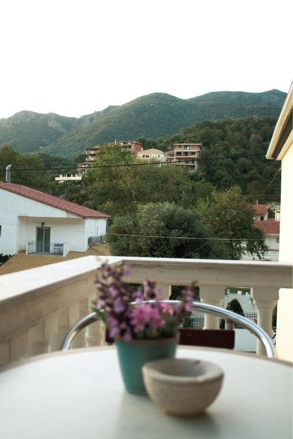 Pomelo Rooms Parga Buitenkant foto