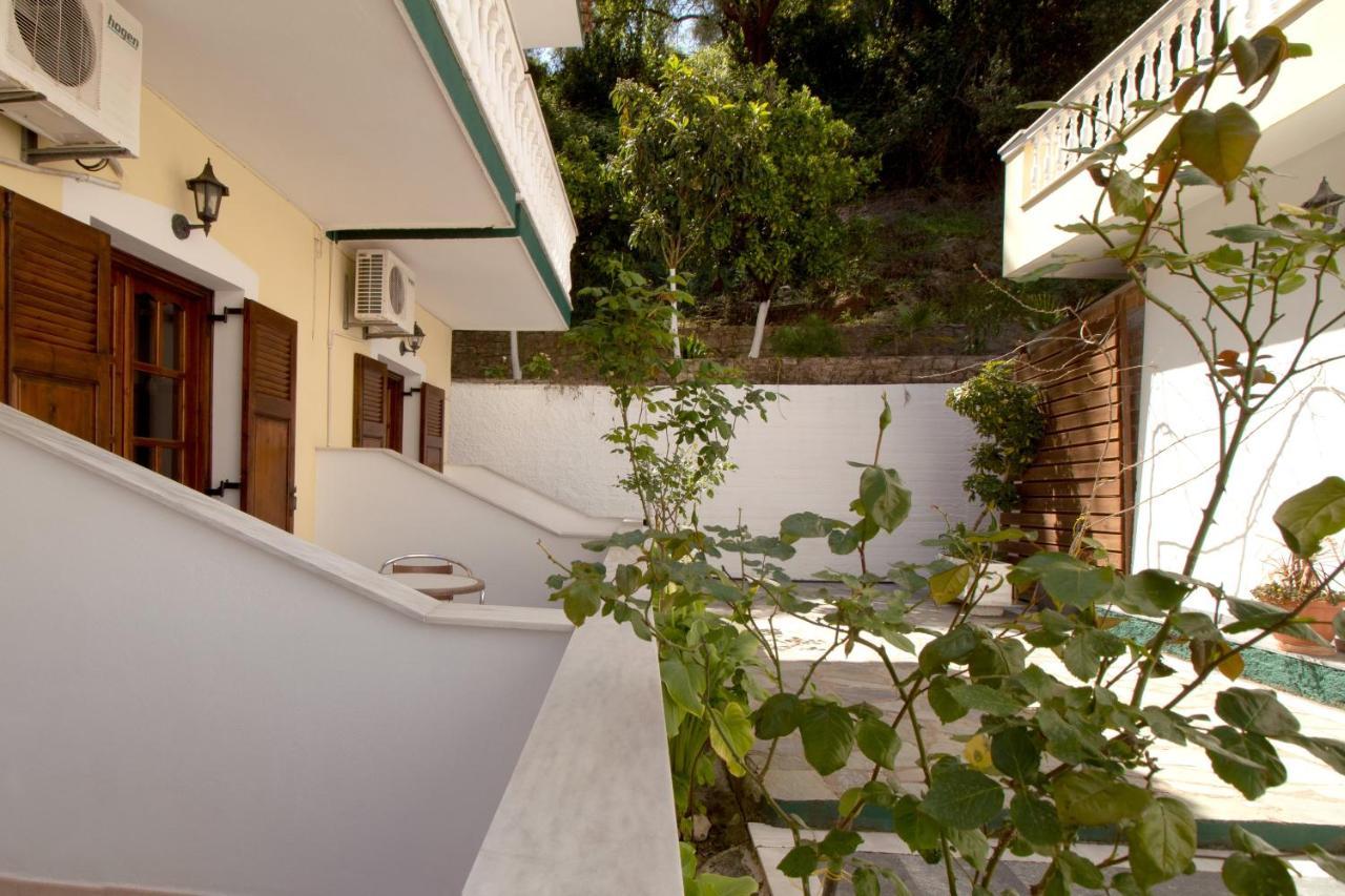 Pomelo Rooms Parga Buitenkant foto